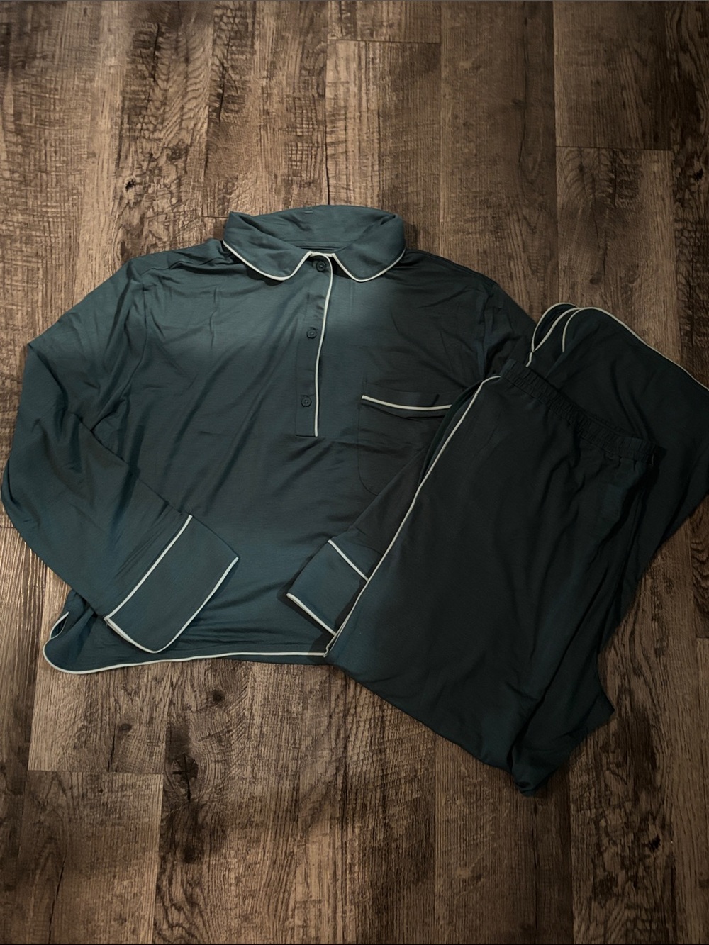 Tommy John Long Sleeve and Pants Pajama Set - Teal with White Edges - Size Large